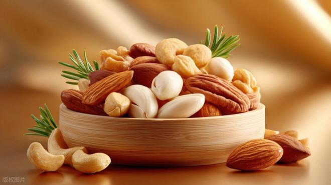 开元棋牌血脂高不能吃鸡蛋？医生：线种“隐藏高脂”食物